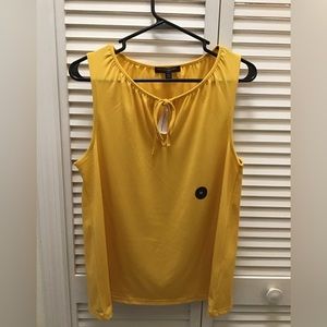 Banana Republic sleeveless shirt *price reduced